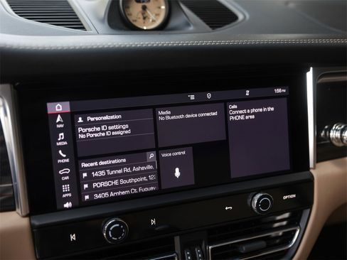 Certified 2022 Porsche Macan GTS image 22