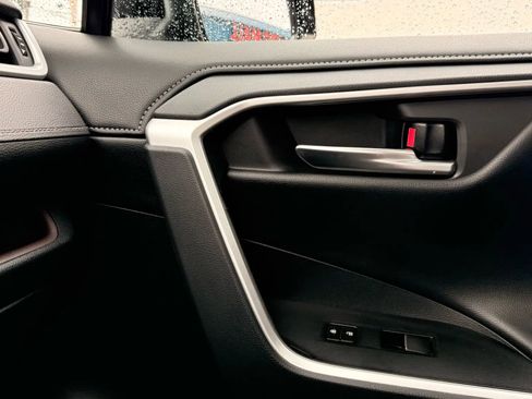 Used 2019 Toyota RAV4 Limited image 26
