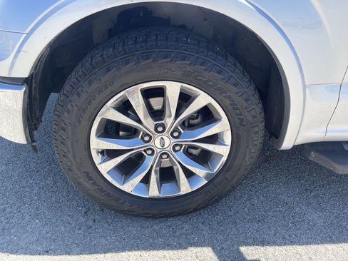 Used 2016 Ford F150 Lariat w/ Equipment Group 502A Luxury RWD image 11