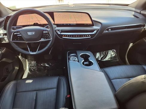 Used 2024 Cadillac Lyriq Luxury RWD image 14