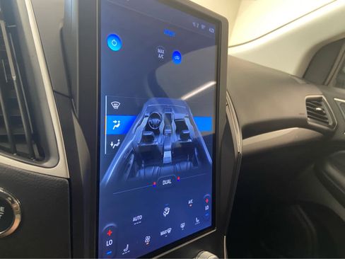 Used 2024 Ford Edge SEL image 32