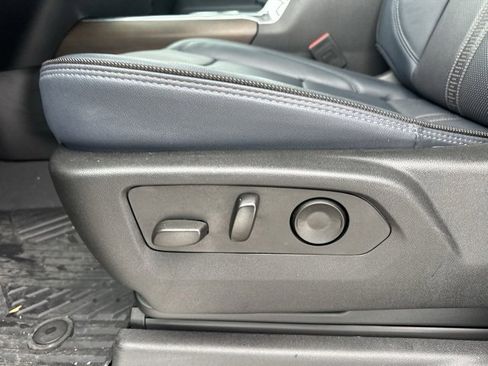 Used 2025 Chevrolet Silverado 3500 High Country w/ Technology Package image 12