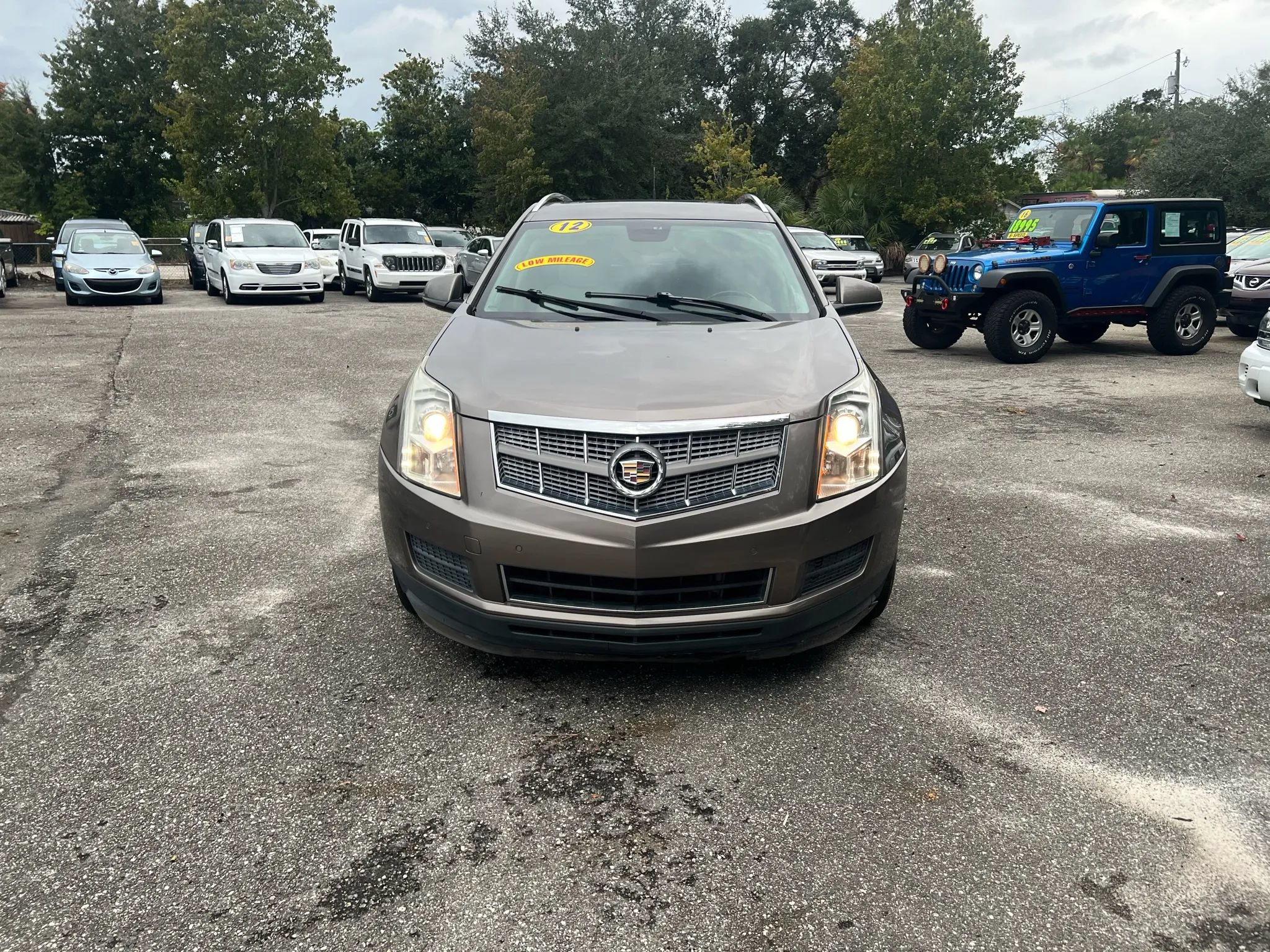 Used 2012 Cadillac SRX Luxury FWD image 3
