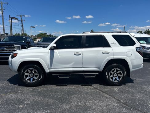 Used 2024 Toyota 4Runner TRD Off-Road Premium w/ Off Road Premium Plus Package AWD/4WD image 4