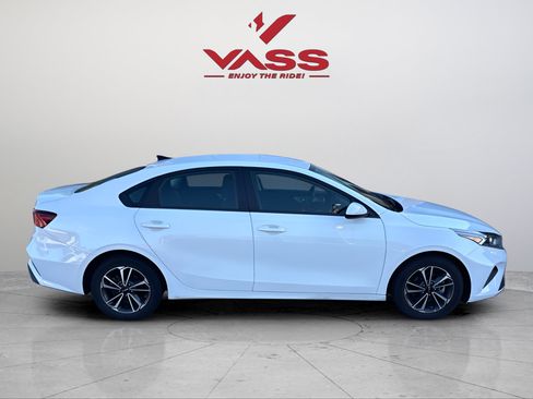 Used 2024 Kia Forte LXS FWD image 6