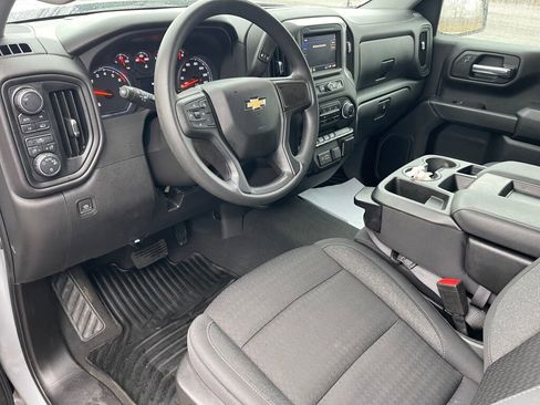 Used 2024 Chevrolet Silverado 1500 Custom image 9