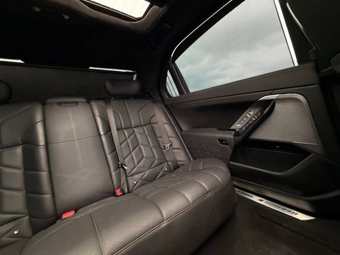 Used 2023 BMW 760i xDrive AWD/4WD image 72