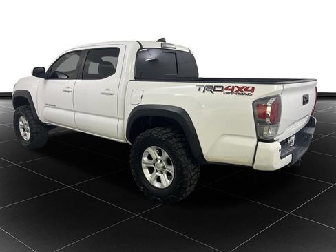 Used 2021 Toyota Tacoma TRD Off-Road image 3