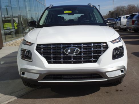 New 2026 Hyundai Venue SEL image 7