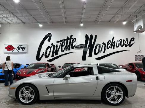 Used 2008 Chevrolet Corvette Coupe RWD image 2
