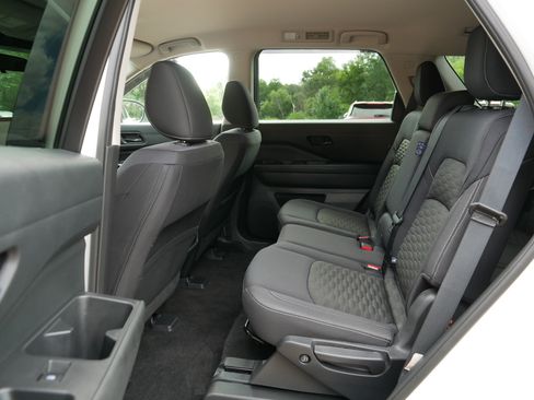 Certified 2024 Nissan Pathfinder SV AWD/4WD image 34