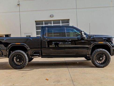 Used 2025 GMC Sierra 2500 Denali Ultimate image 11