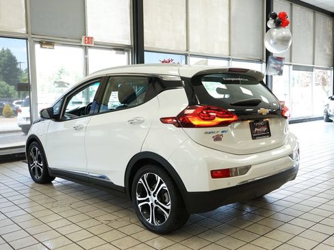 Used 2018 Chevrolet Bolt Premier w/ Driver Confidence II Package FWD image 4