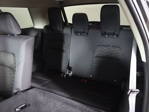 Used 2024 Nissan Pathfinder S image 32