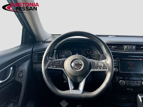 Used 2020 Nissan Rogue SV image 27