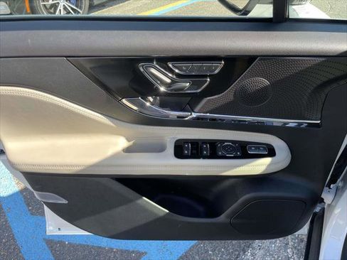 Used 2025 Lincoln Corsair AWD image 15