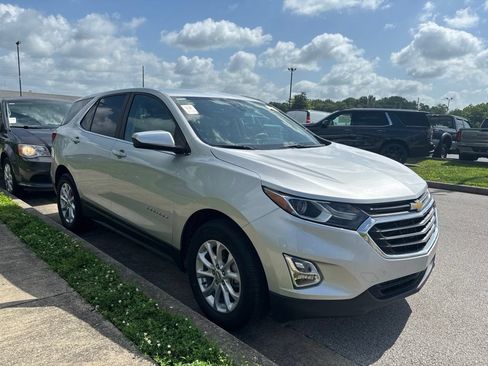Used 2021 Chevrolet Equinox LT FWD image 2
