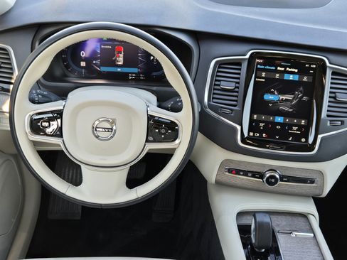 Used 2023 Volvo XC90 T8 Core w/ Protection Package Premier image 37