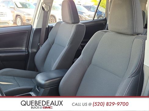Used 2018 Toyota RAV4 XLE w/ Plus Extra Value Package AWD/4WD image 12