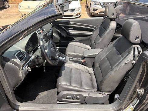 Used 2013 Volkswagen Eos Komfort FWD image 33