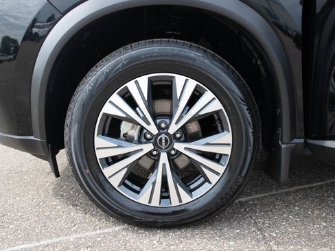 Used 2022 Nissan Rogue SV AWD/4WD image 29