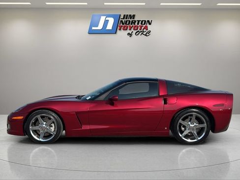 Used 2007 Chevrolet Corvette Coupe w/ Preferred Equipment Group RWD image 8