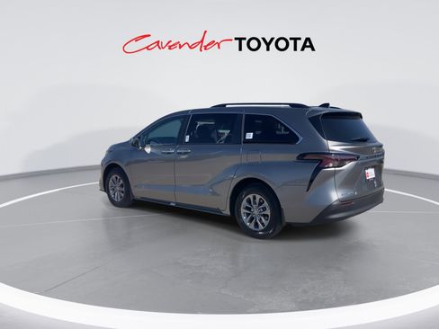 Certified 2026 Toyota Sienna XLE image 6