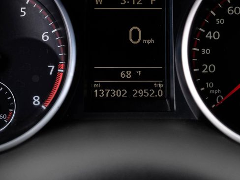 Used 2013 Volkswagen GTI 4-Door image 26