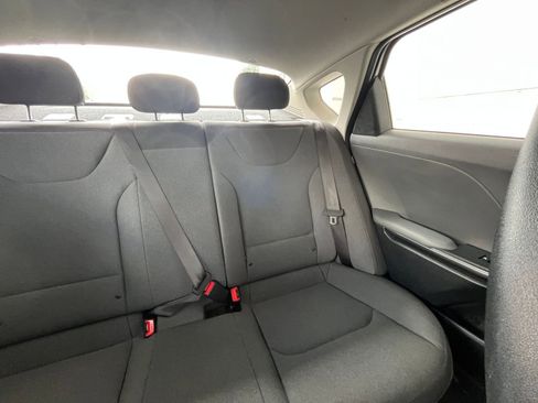 Used 2025 Kia K4 LXS image 36