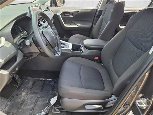 Used 2025 Toyota RAV4 LE AWD/4WD image 16