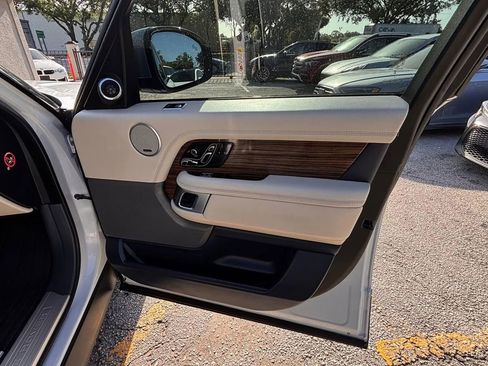 Used 2018 Land Rover Range Rover HSE AWD/4WD image 19