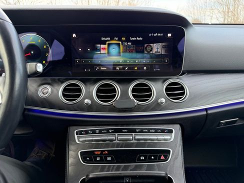 Used 2022 Mercedes-Benz E 350 4MATIC Sedan image 16