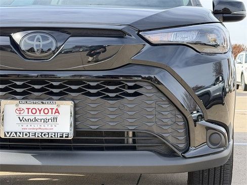 Used 2024 Toyota Corolla Cross SE image 9