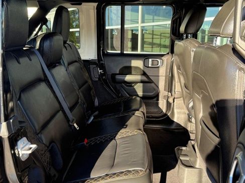Used 2022 Jeep Wrangler Unlimited Sahara image 11