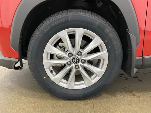 Certified 2023 Toyota Corolla Cross LE image 23