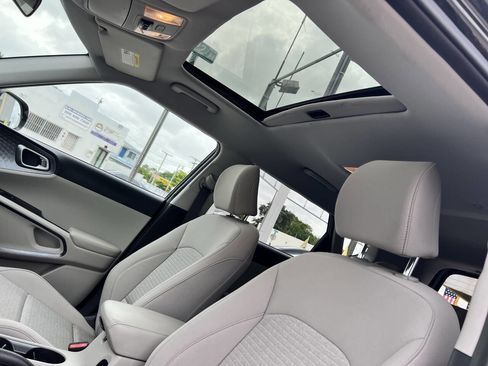 Used 2020 Kia Soul S image 12