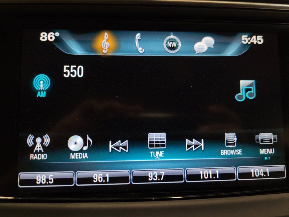 Used 2018 Buick Enclave Essence AWD/4WD image 25