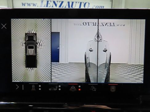 Used 2025 Chevrolet Silverado 1500 ZR2 w/ Technology Package image 19