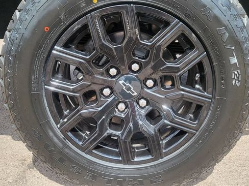 Used 2024 Chevrolet Colorado Trail Boss w/ Advanced Trailering Package AWD/4WD image 13