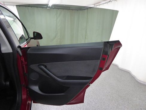 Used 2021 Tesla Model Y 2WD image 29