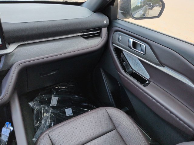 New 2026 Ford Explorer Platinum RWD image 17