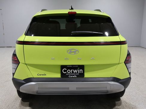 Used 2025 Hyundai Kona SEL image 3