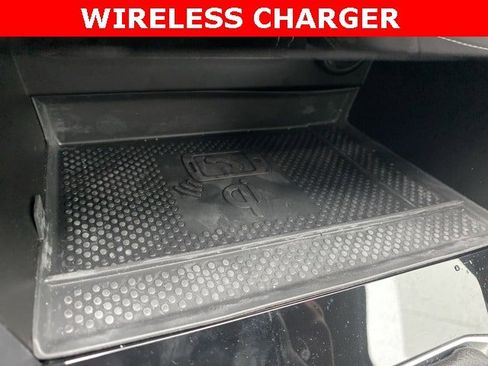 New 2024 Volkswagen Taos SE image 4