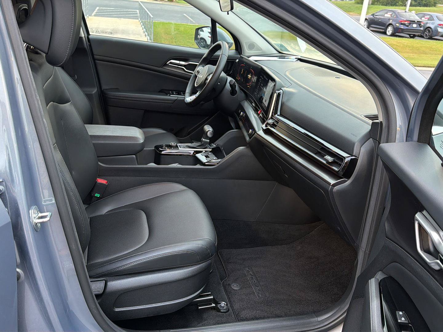 Used 2023 Kia Sportage EX FWD image 13