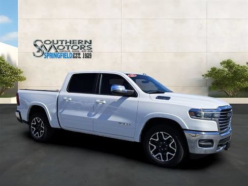 Used 2025 RAM 1500 Laramie AWD/4WD image 7