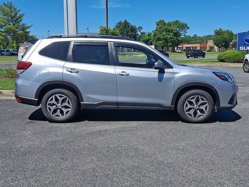 Certified 2024 Subaru Forester Premium AWD/4WD image 7