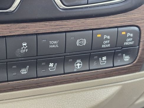 Used 2018 RAM 2500 Laramie w/ Cold Weather Group image 8