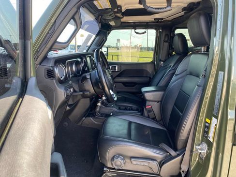 Used 2021 Jeep Wrangler Unlimited Sahara AWD/4WD image 10