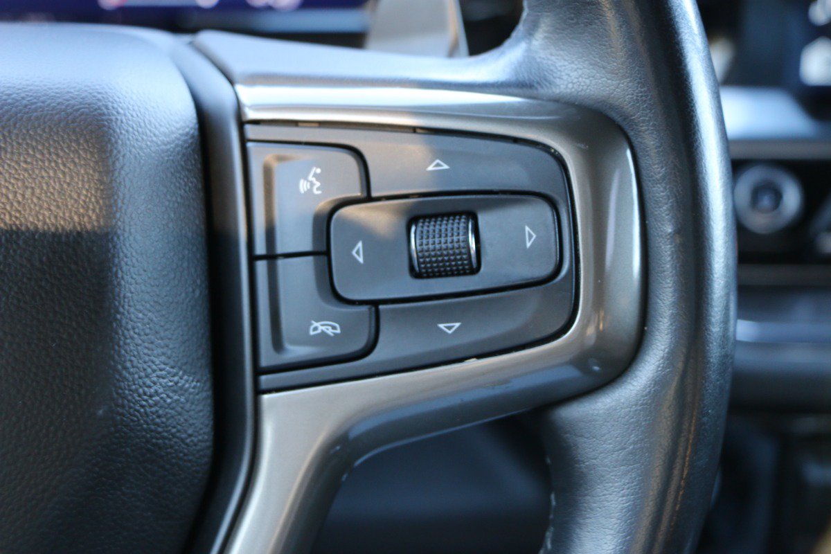 Used 2023 Chevrolet Silverado 1500 High Country w/ High Country Premium Package AWD/4WD image 21