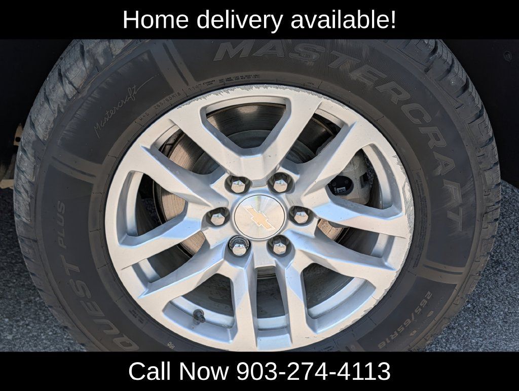 Used 2023 Chevrolet Suburban LT RWD image 13